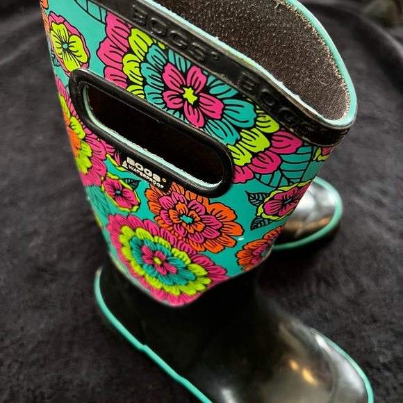 Bogs Waterproof Kids Boots Youth Size 2 Classic Pansies Classic Pull On Rain Mud - Picture 6 of 7